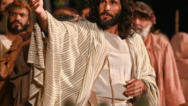 Elenco brilha e emociona na Paixão de Cristo de Nova Jerusalém