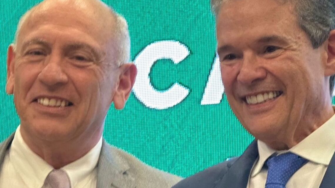 Juíz Fernando Santos prestigia posse do ministro André de Paula, em Brasília