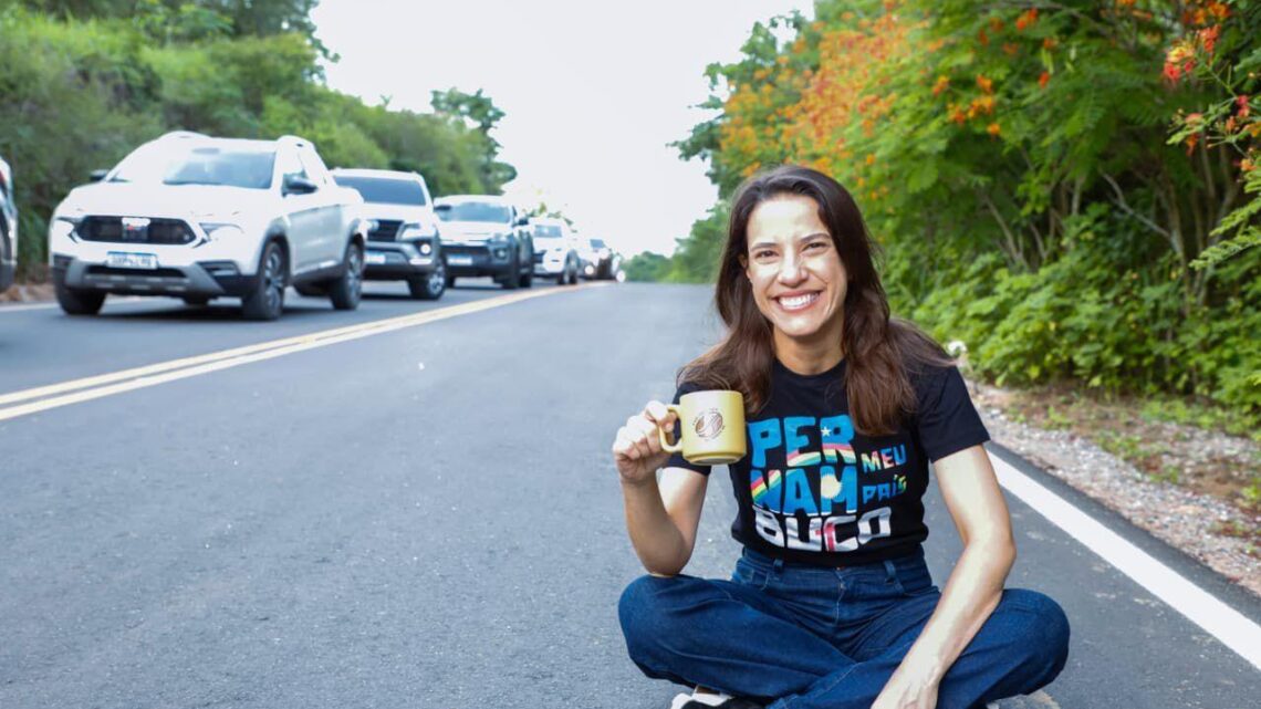 Em Taquaritinga do Norte, terra do café, governadora Raquel Lyra entrega a requalificação da PE-130