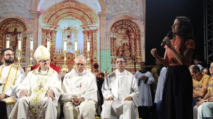Ressaltando a fé do povo pernambucano, governadora Raquel Lyra prestigia missa de encerramento da Festa de Nossa Senhora dos Prazeres, em Jaboatão dos Guararapes