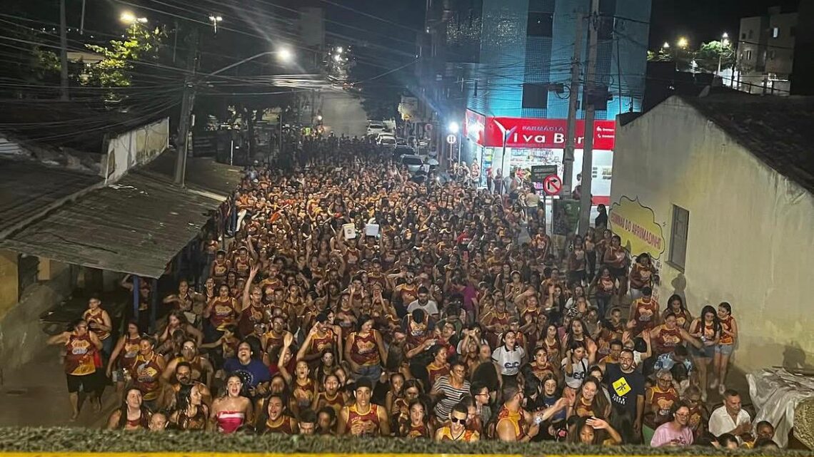 Bloco “Tudo por Jesus e nada sem Maria” leva fé e música às ruas de Caruaru