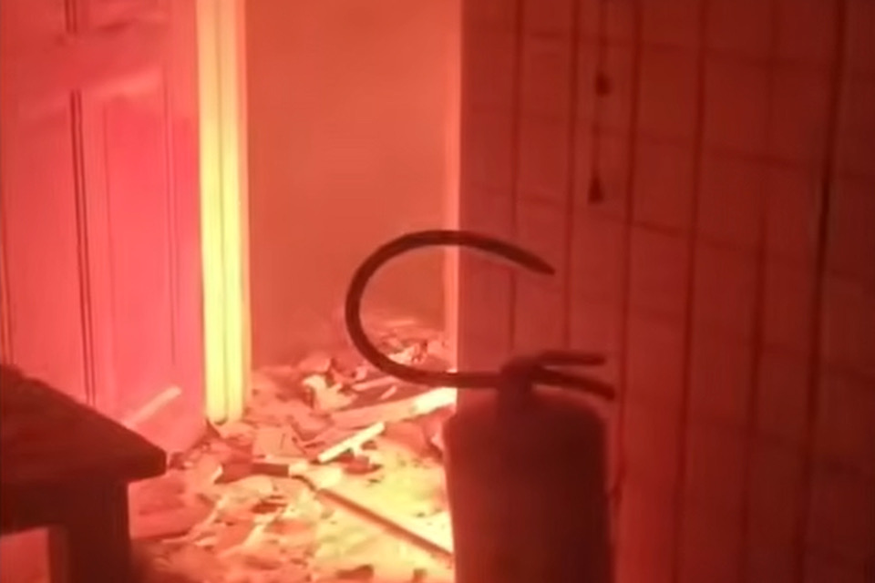 Tio, sobrinha e três cachorros morrem durante incêndio em prédio