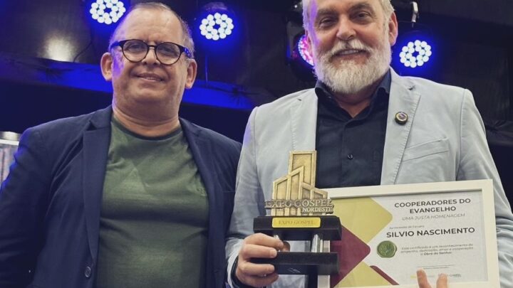 Vereador Silvio Nascimento recebe honraria “Cooperadores do Evangelho” durante a Expo Gospel Nordeste, no Recife