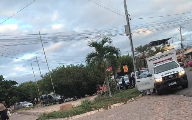 Mulher é assassinada a facadas em Petrolina e jovem é morta pelo companheiro com golpes de machado em Jaboatão