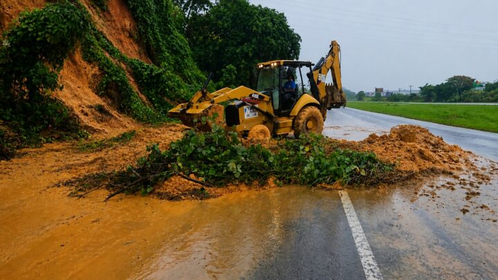 Veja as ocorrências nas rodovias durante fortes chuvas em Pernambuco