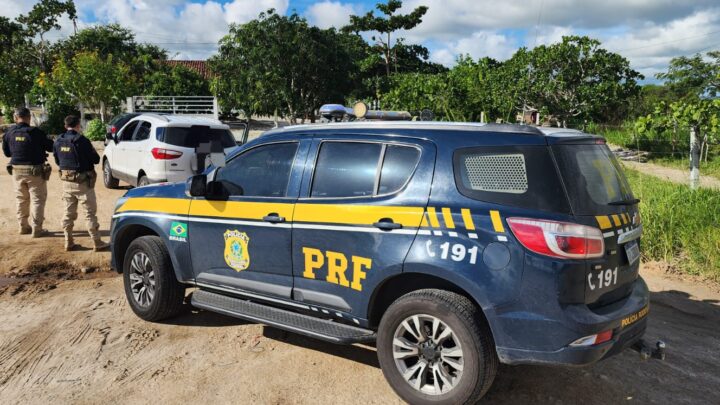 Carro furtado em Caruaru com indícios de clonagem é recuperando pela PRF