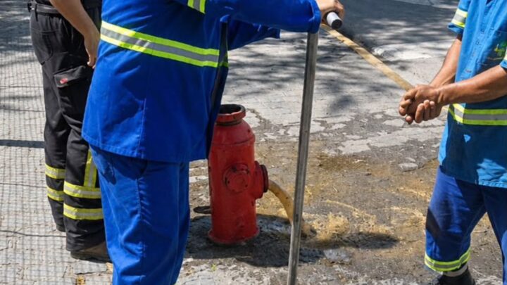 Compesa e Corpo de Bombeiros inspecionam hidrantes em ação preventiva para o São João de Caruaru