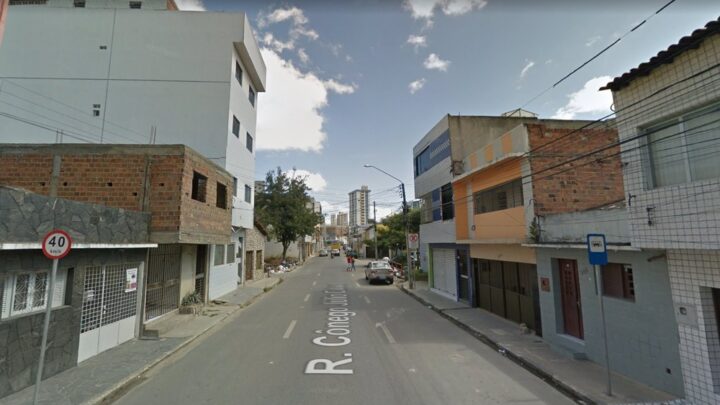 Chuvas provocam interdição de trecho da Rua Cônego Júlio Cabral, em Caruaru; trânsito é desviado