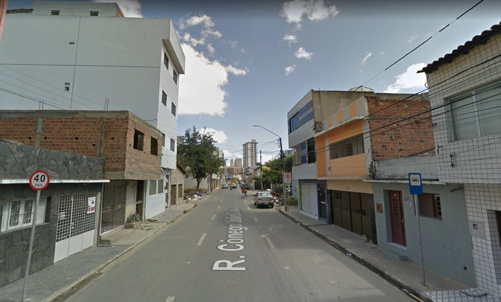 Chuvas provocam interdição de trecho da Rua Cônego Júlio Cabral, em Caruaru; trânsito é desviado