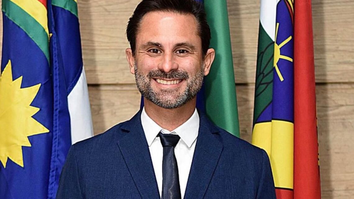 Vereador Renato Lyra protocola proposta para reconhecer protetores de animais como agentes de saúde pública em Caruaru