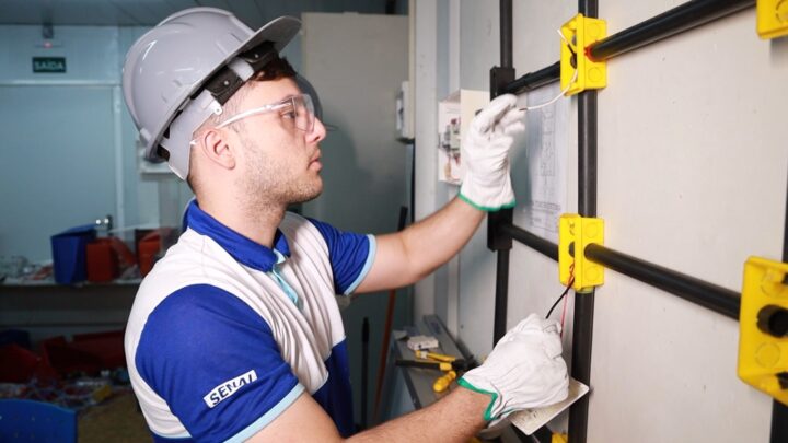 SENAI Caruaru abre inscrições para curso semipresencial de Eletrotécnica