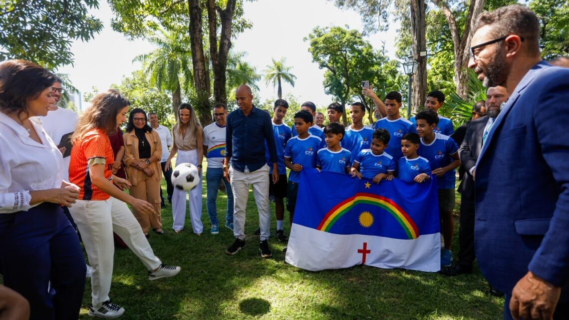 Governadora Raquel Lyra lança projeto Areninhas para construção de 203 campos de futebol em todo o Estado