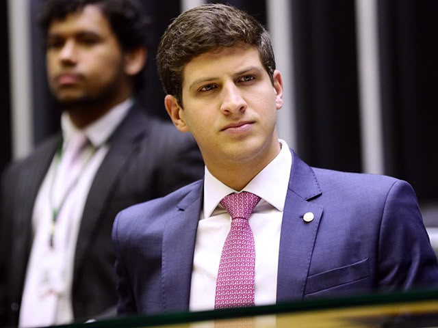 TCE aponta prejuízo de R$ 16 milhões em contratos da gestão João Campos, revela portal Metrópoles