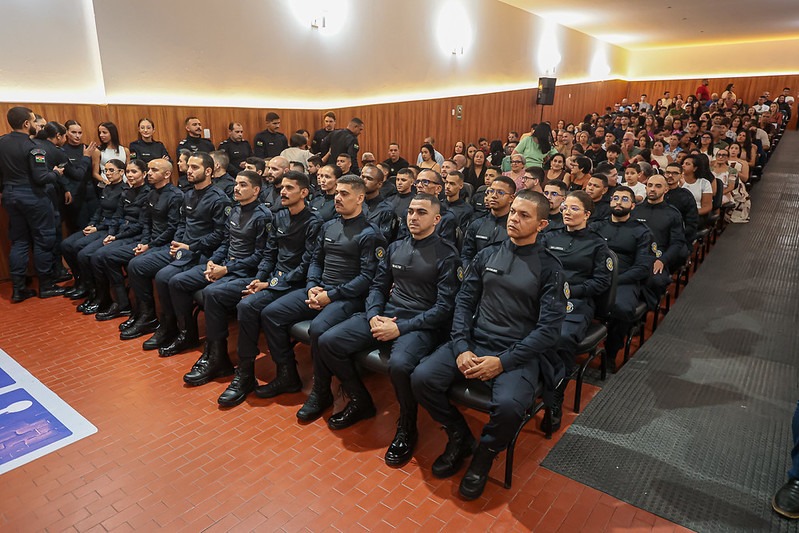 Posse de novos Guardas Municipais e entrega de tasers reforçam segurança em Caruaru