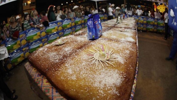 Festa do Maior Bolo de Macaxeira do Mundo em Caruaru será nesta terça-feira