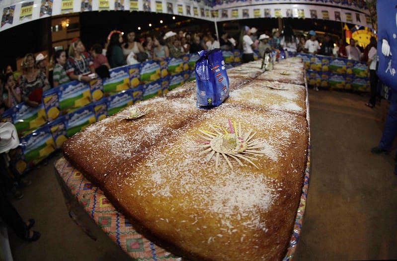 Festa do Maior Bolo de Macaxeira do Mundo em Caruaru será nesta terça-feira