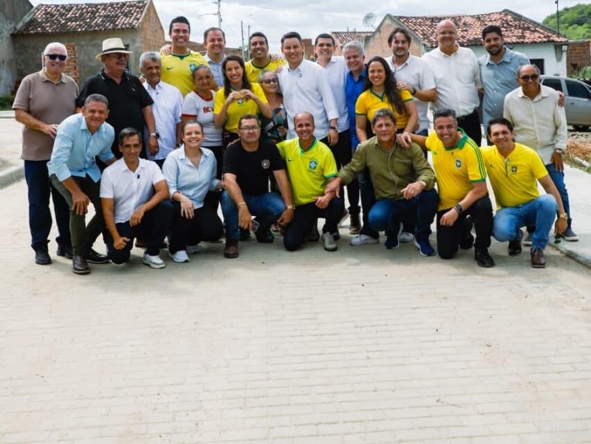 Em Caruaru, governadora Raquel Lyra entrega obras de infraestrutura para mais de 10 mil pessoas na comunidade de Vila Canaã