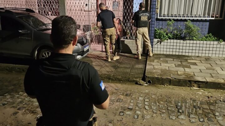 Polícia Civil deflagra operação contra grupo suspeito de inserir dados falsos em sistema oficial