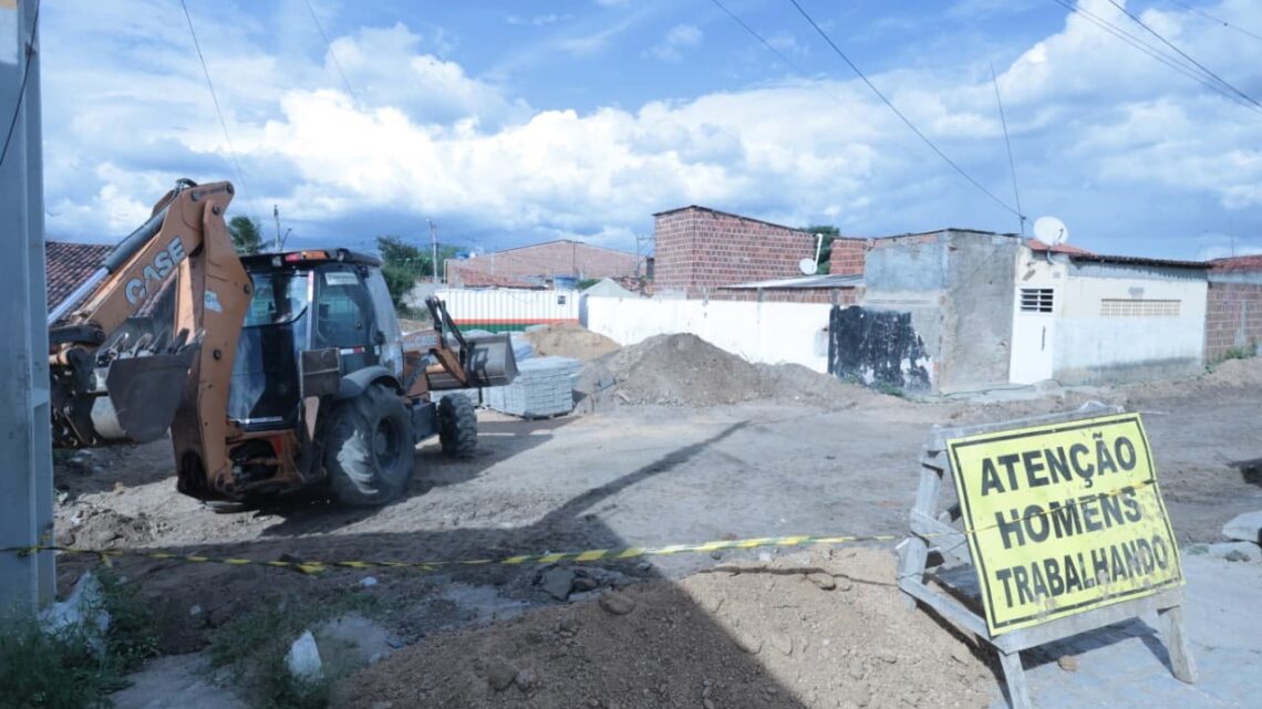 Prefeitura de Caruaru muda a realidade da zona rural com novas pavimentações: obras na Vila Lajes e Dois Riachos melhoram o acesso às comunidades