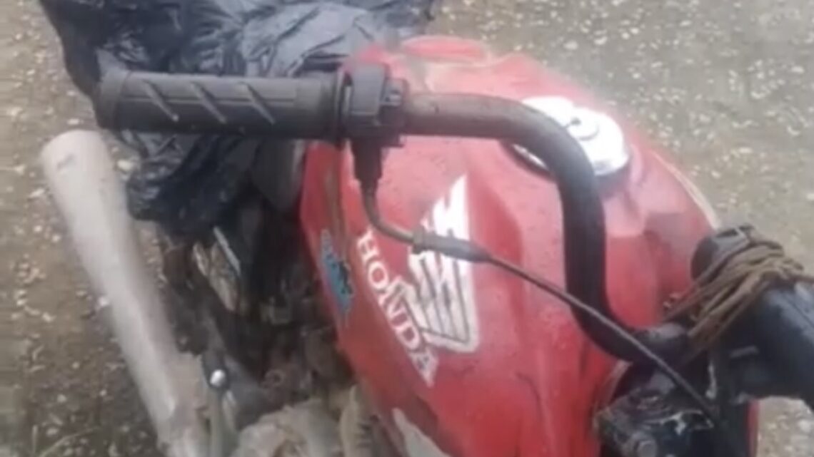 Moto com licenciamento atrasado há 20 anos é recolhida pela PRF em Caruaru