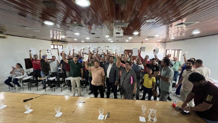 Delegado Lessa consegue assinaturas para instalação de sessão extraordinária que vai debater a situação dos loteiros e toyoteiros em Caruaru