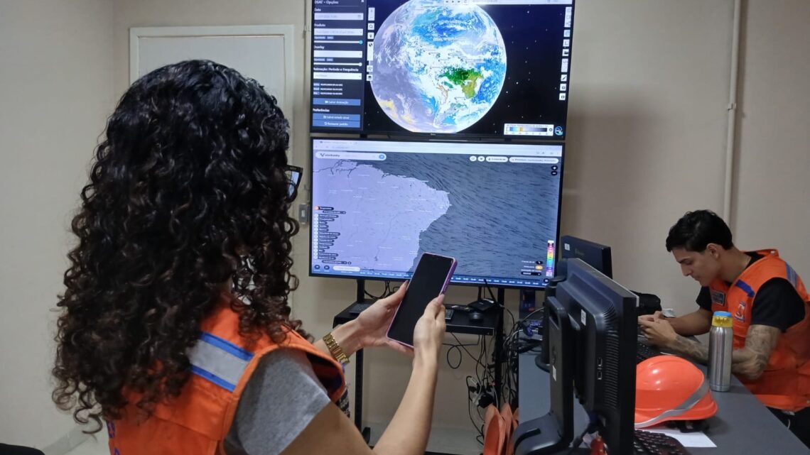 Defesa Civil de Caruaru orienta população sobre cadastro para receber alertas meteorológicos
