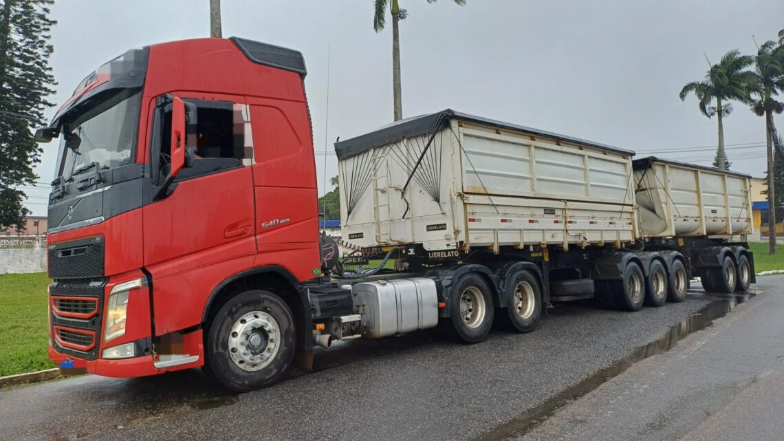 PRF flagra 42,5 toneladas de milho sem nota fiscal