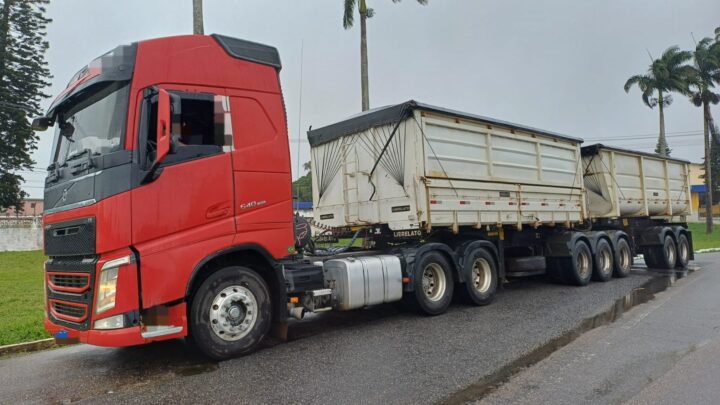 PRF flagra 42,5 toneladas de milho sem nota fiscal