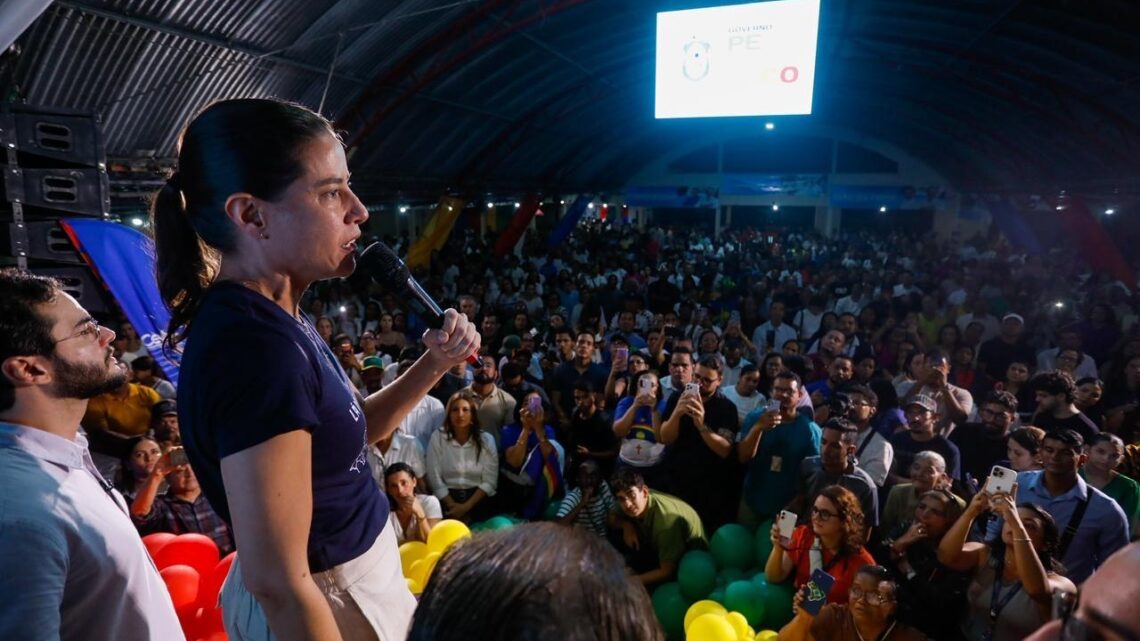 Governadora Raquel Lyra entrega Centro de Referência da Mulher e requalificação asfáltica da Avenida Tibiri em Barreiros