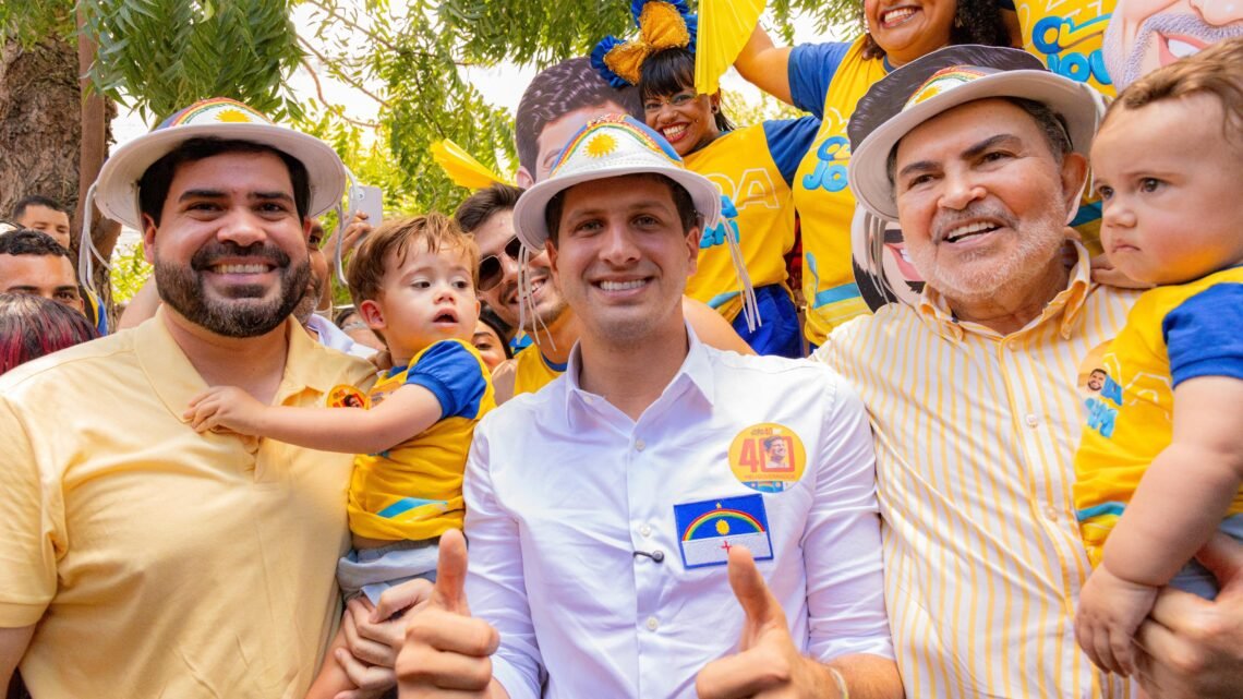 Tony Gel e Tonynho participam de grande panfletaço com João Campos na Feira de Caruaru