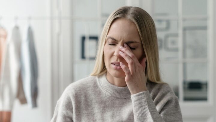 Férias escolares exigem atenção à saúde ocular: excesso de telas pode provocar fadiga visual em crianças e adolescentes