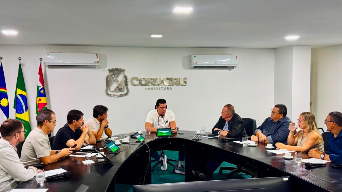 Prefeito Rodrigo Pinheiro se reúne com o Sesc e comissão para alinhar mudança da Feira do Paraguai