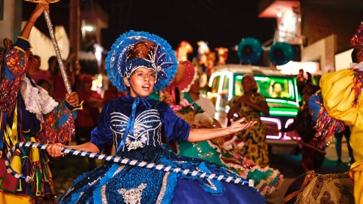 Trupe Pernambuco Meu País leva cortejo cultural às ruas de Caruaru nesta quinta-feira (27/08)
