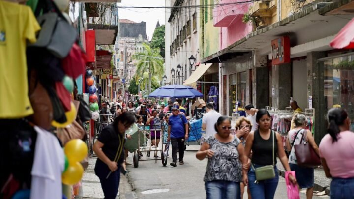 Pernambuco lidera crescimento do comércio no Brasil no primeiro semestre de 2026, aponta IBGE
