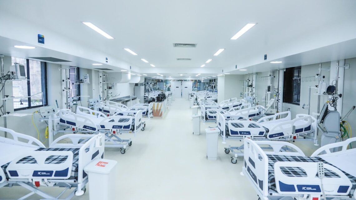 No Recife, Governo de Pernambuco entrega UTI Adulto do Hospital Barão de Lucena requalificada