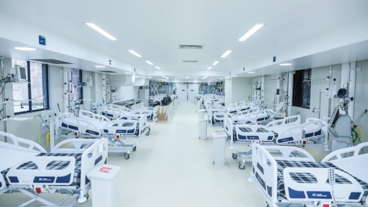 No Recife, Governo de Pernambuco entrega UTI Adulto do Hospital Barão de Lucena requalificada