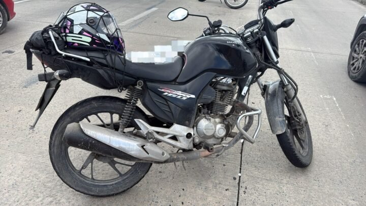 Passageira morre após moto tombar na pista e ser atingida por outra motocicleta