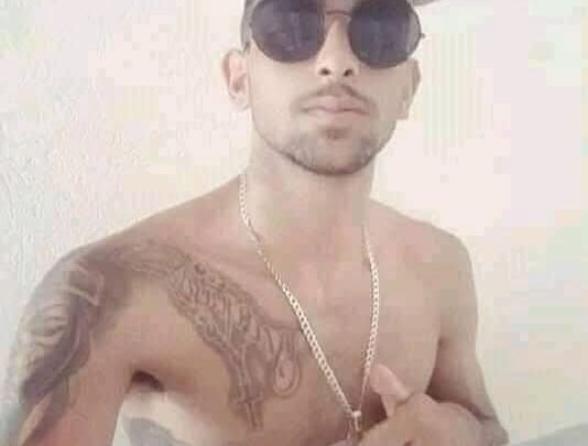 Jovem é morto ao lado de cavalo em Caruaru