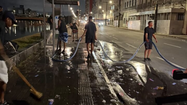 Campanha de Raquel dá exemplo e promove a limpeza no Centro do Recife logo após grande ato de campanha