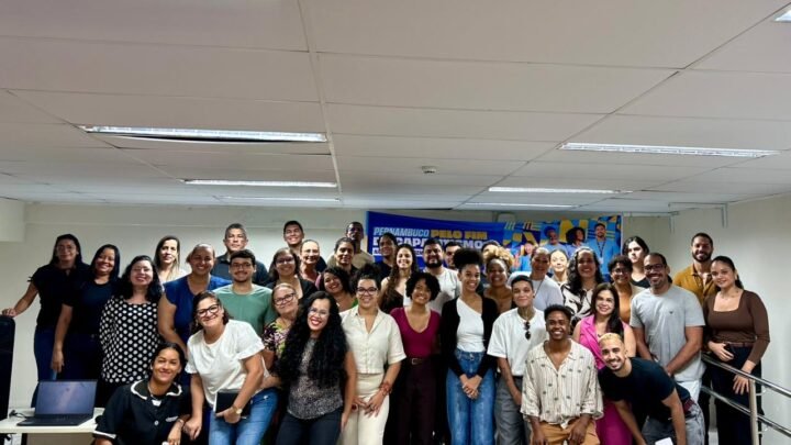 Governo de Pernambuco qualifica mais de 200 profissionais em acessibilidade comunicacional durante Semana Estadual da Pessoa com Deficiência