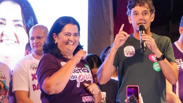 Inauguração do comitê ”Casa do Professor” reúne multidão e mostra força política de Ana Lúcia em Caruaru