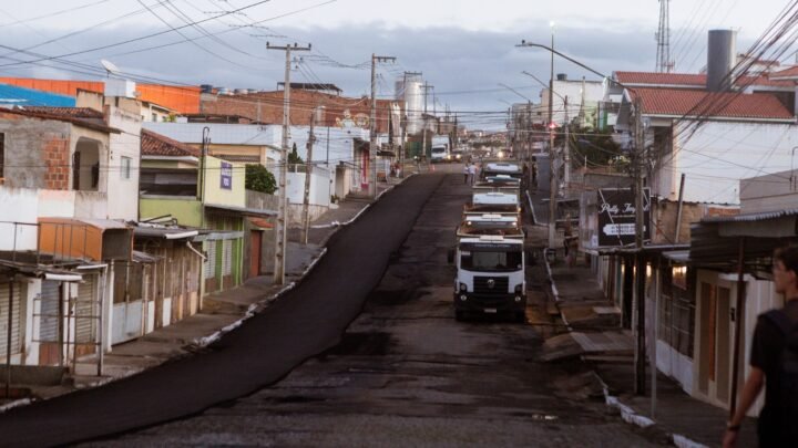 Parceria entre Prefeitura de Caruaru e Governo de Pernambuco garante novas ruas asfaltadas na cidade