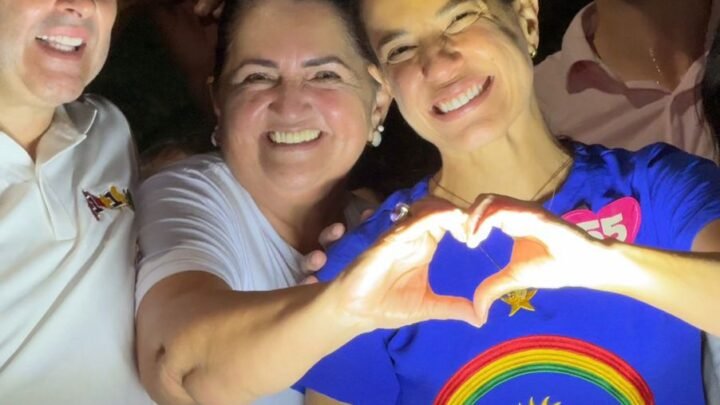 Ao lado de Raquel Lyra, Professora Ana Lúcia participa de grande caminhada que reuniu mais de 2 mil pessoas em Caruaru