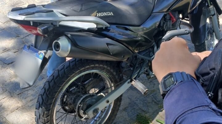 Motocicleta furtada é localizada pela Guarda Municipal de Caruaru com auxílio de rastreador