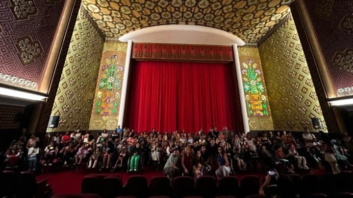 Governo de Pernambuco promove sessão de cinema acessível para centenas de pessoas em alusão ao Dia Nacional de Luta da Pessoa com Deficiência