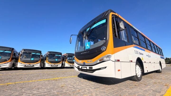 Governo de Pernambuco coloca 50 novos ônibus climatizados em circulação na Região Metropolitana do Recife