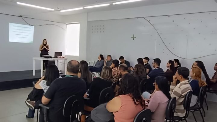 Projeto itinerante do CaruaruPrev leva educação previdenciária aos servidores municipais da Secretaria de Assistência Social e Combate à Fome