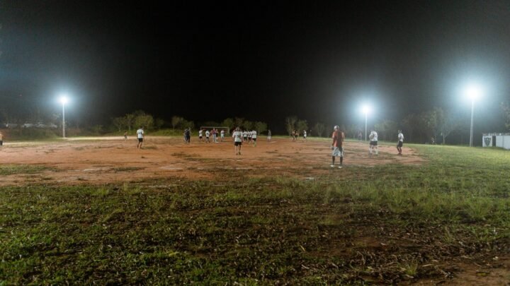 Iluminação entregue pela Prefeitura de Caruaru transforma Campo Japecanga, no 4º Distrito