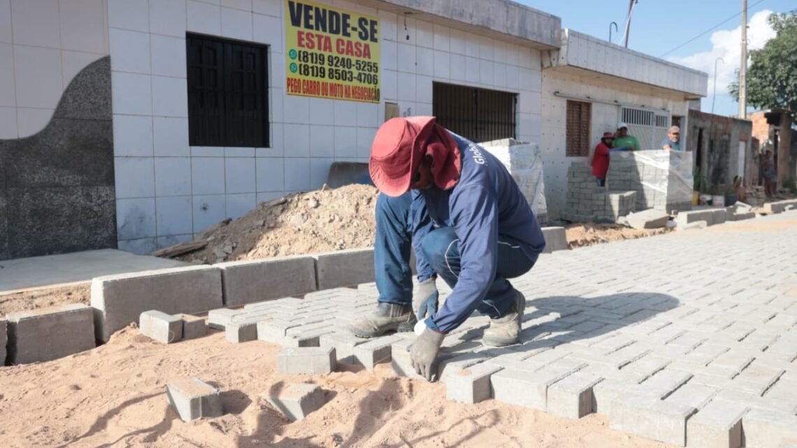 Programa “Minha Rua Nova”: Mais de 20 ruas estão sendo pavimentadas no José Carlos de Oliveira