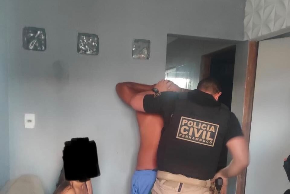 Operação prende suspeitos de tráfico de drogas e lavagem de dinheiro, bloqueando milhões de reais em nove cidades